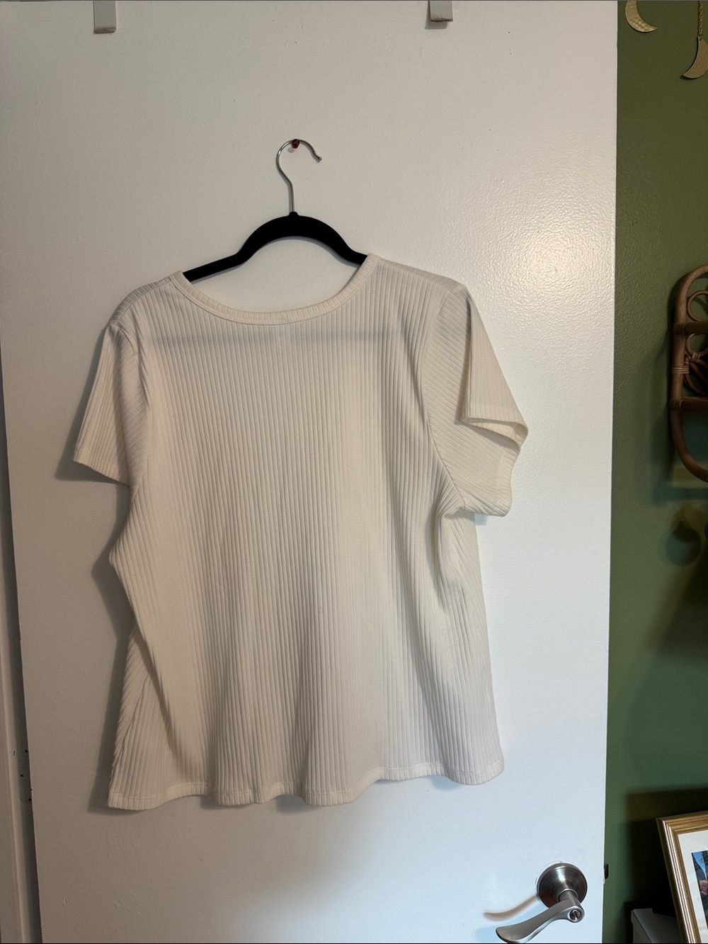 Old Navy Cream Ribbed Button-Front Top - Picture 3 of 3